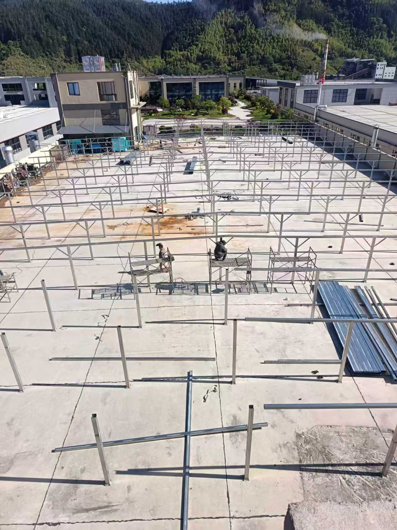 Multi-level roof structure